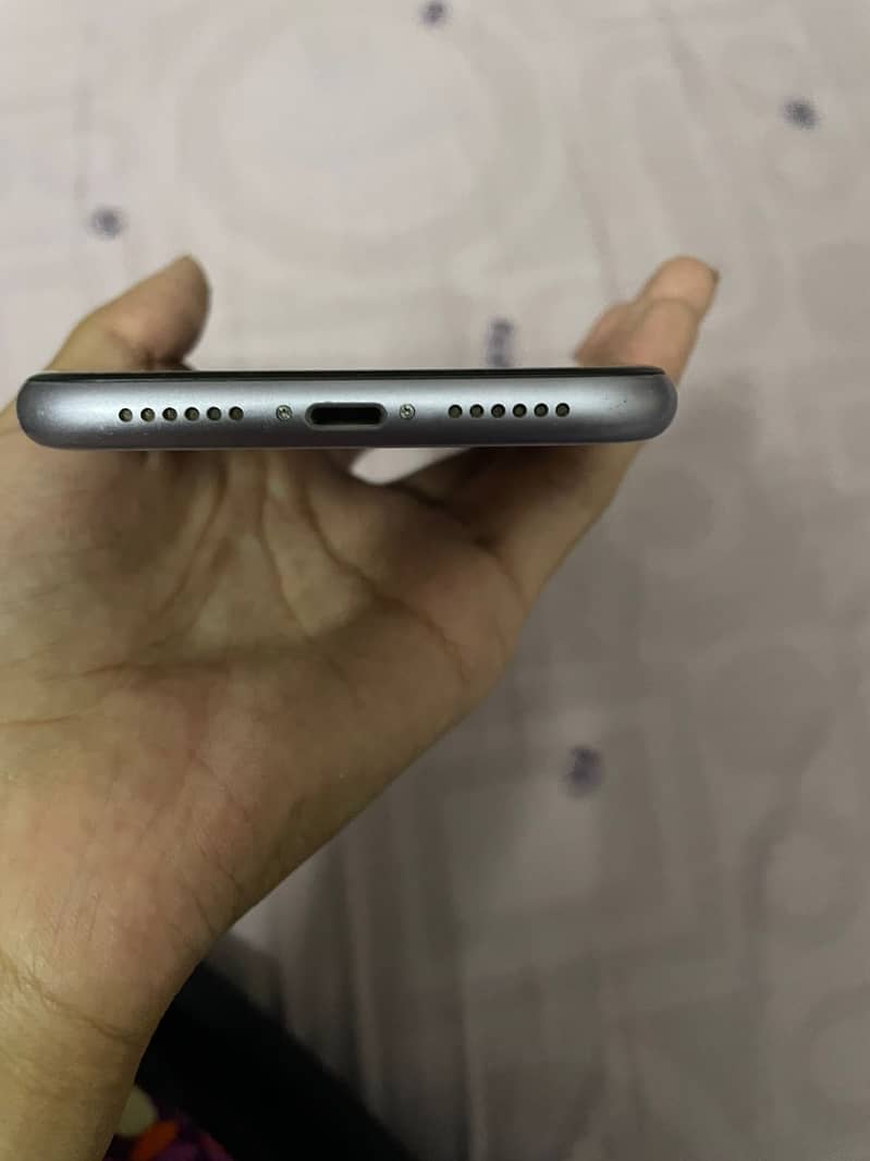 Iphone 11, 64 gb Non PTA in levender colour. 3