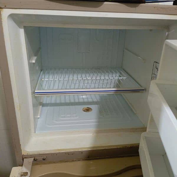 DAWLANCE REFRIGERATOR HOME USE 3