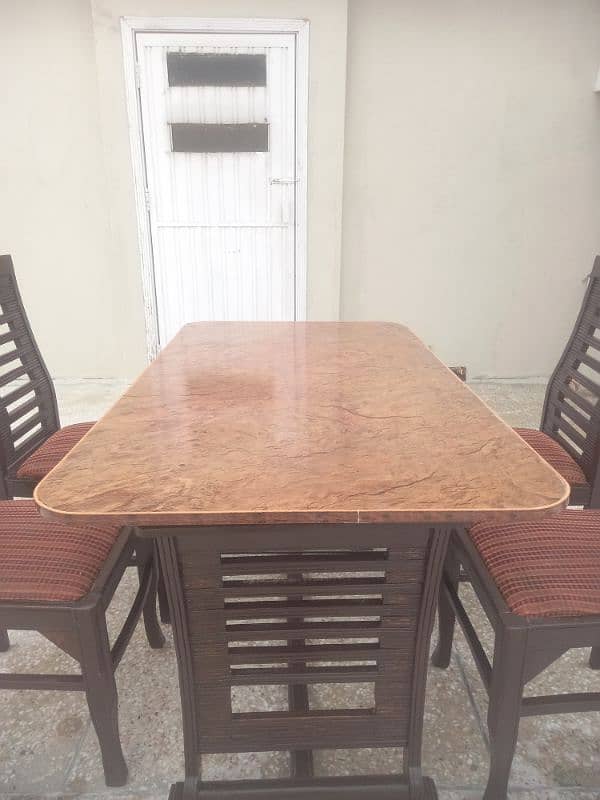 Dining table + 4 chairs 2