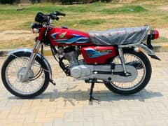 Honda 125 (2024) ka 8 mahina nikli ha bike 10 by10 Condition Brand New