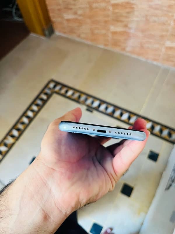 Iphone xr non PTA 128gb waterproof  location Peshawar 4