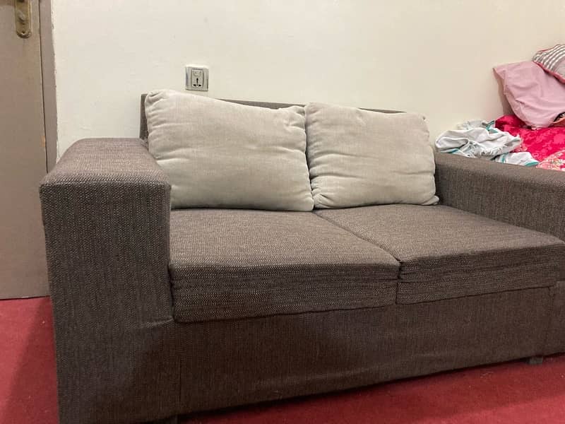 sofa set with table available in low price 1