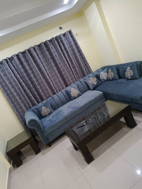 Par Day short time One BeD Room apartment Available for rent in Bahria town phase 4 and 6 empire Heights 2 Family apartment 2