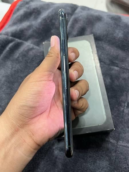 IPHONE 11 PRO MAX 256 GB PTA APPROVED 2