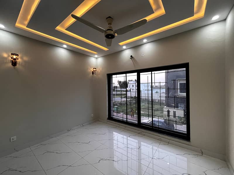 Ten Marla Non-Furnished Brand New Upper Portion For Rent In Bahria Town, Lahore. 7