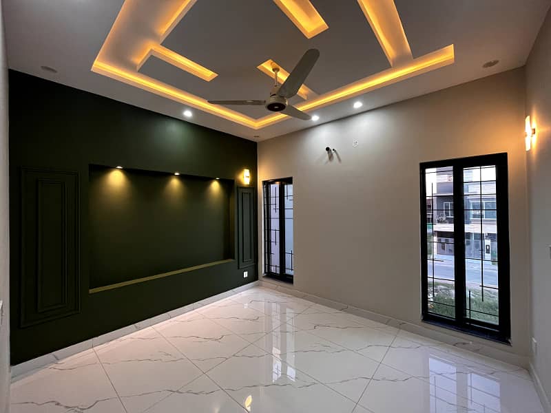 Ten Marla Non-Furnished Brand New Upper Portion For Rent In Bahria Town, Lahore. 10