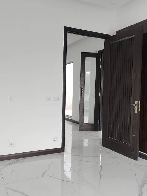 lower Portion Locked 10 Marla upper Portion Available For Rent In EX AIR AVENUE Lahore 5