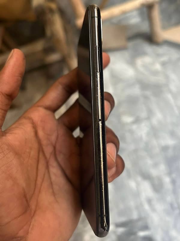 Iphone X factory unlocked zong sim working 3