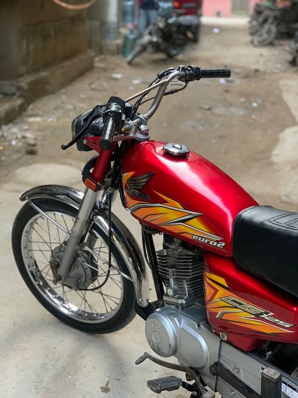 Honda 125 2016 karachi number mint condition return file 3