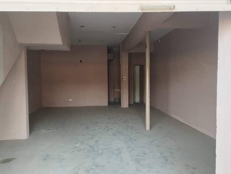 Salone shop for rent in Gulberg main rushing area 1