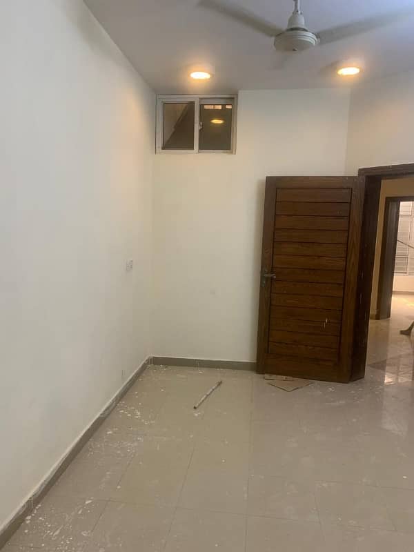 Ground Basement Portion For Rent 5