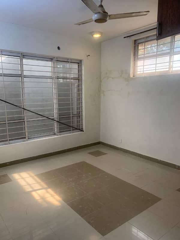 Ground Basement Portion For Rent 7