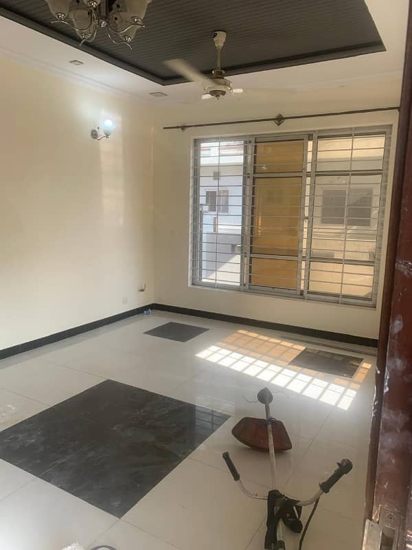 Ground Basement Portion For Rent 18