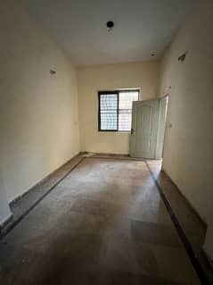 4marla lower portion for rent