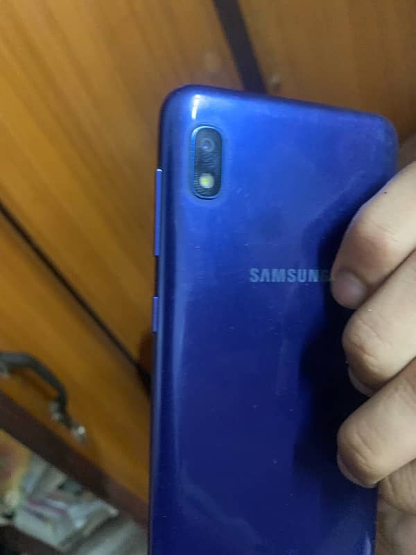 Samsung A10  Pta approved just sim tray nai hy baki all okay hy phone 1