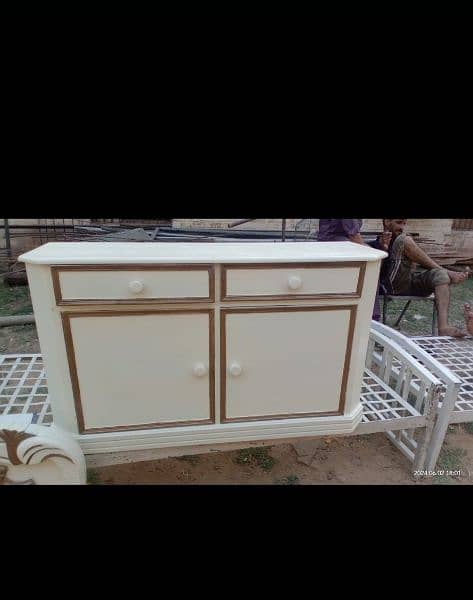 Double bed king size،2 side table،1 dressing 8