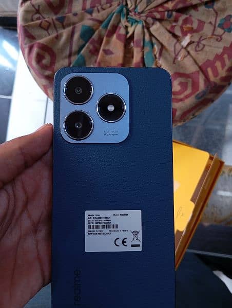 Realme C63 1