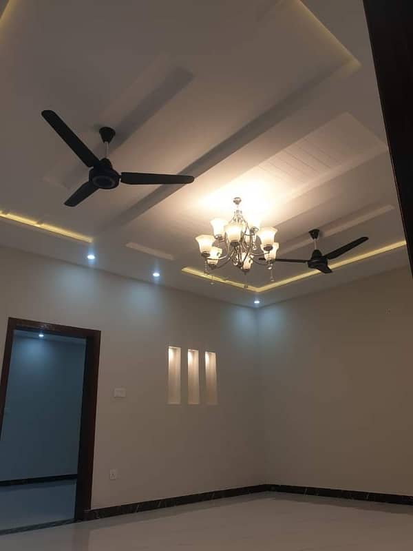 Top City 10 Marla upper portion for rent 2