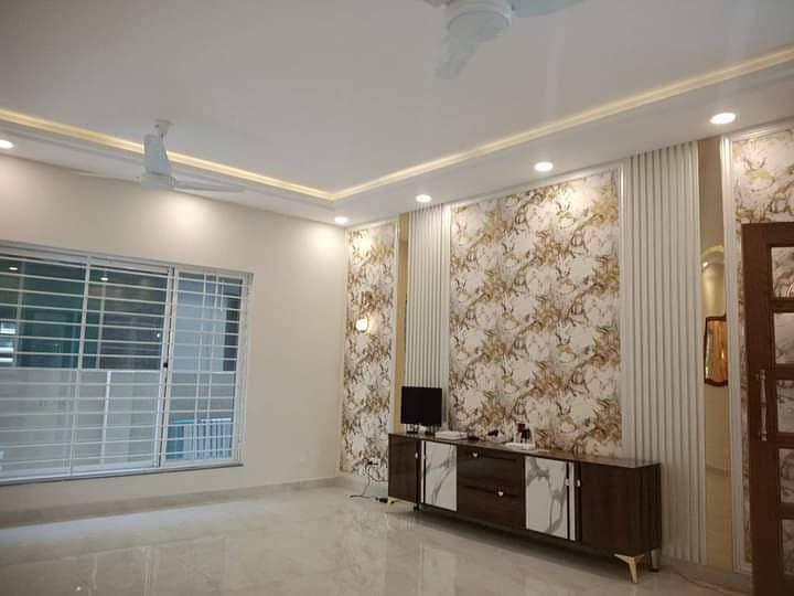 Top City 10 Marla upper portion for rent 7