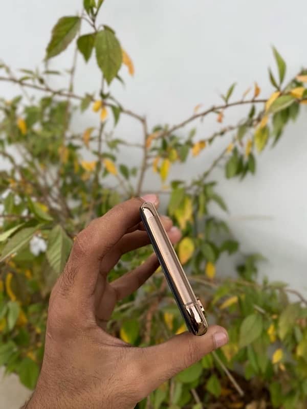 iPhone Xs 256GB PTA Approved 4