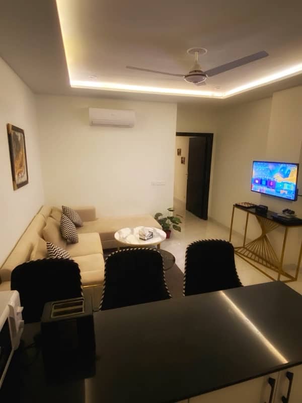 1 Bedroom Apartment -Zameen Opal/Johar Town For Daily/monthly bases. 5