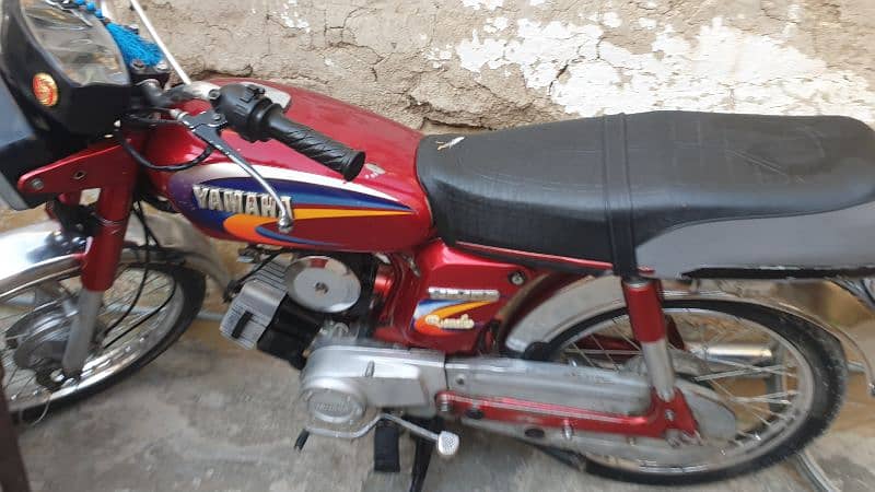 yamaha 100cc 2 stoke 2004 all fit , buy and drive 3