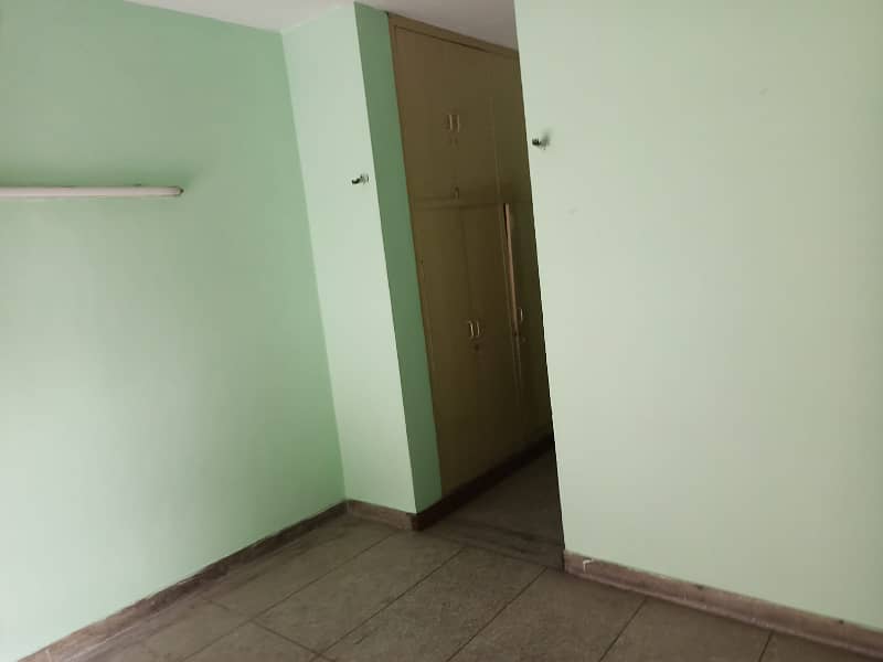 10MARLA CENTER PORTION FOR RENT IN ALLAMA IQBAL TOWN 5