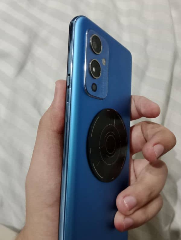 OnePlus 9 5G 8/128GB with MEMO CX01 COOLING RADIATOR 4