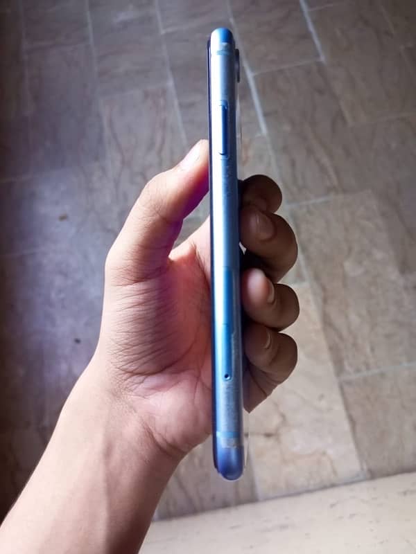 iphone xr 64 gb 3