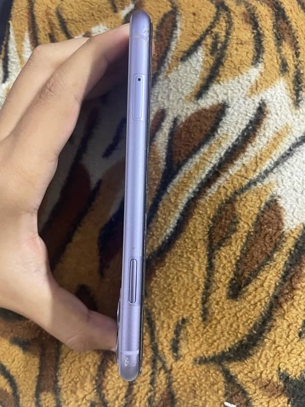 iPhone 11 - 128 GB - With Box - Non PTA 5