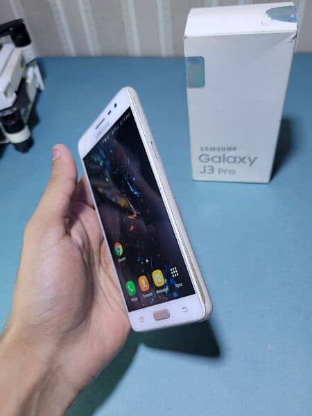 Samsung j3 pro with box 3