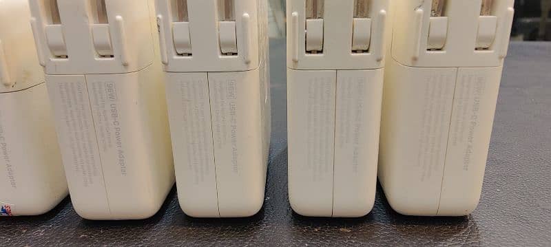 Apple MacBook 96W Original chargers 1