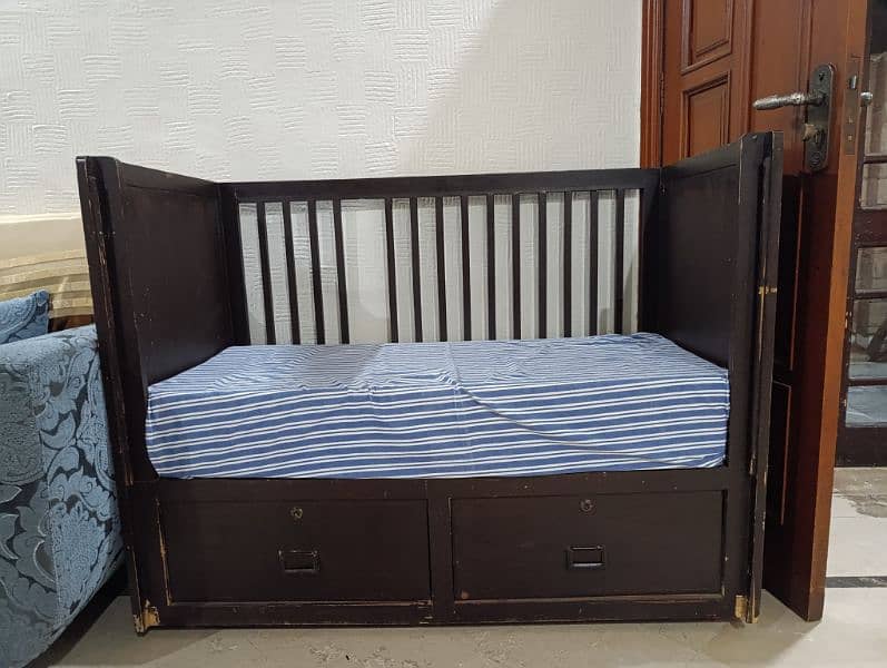 baby cot 1