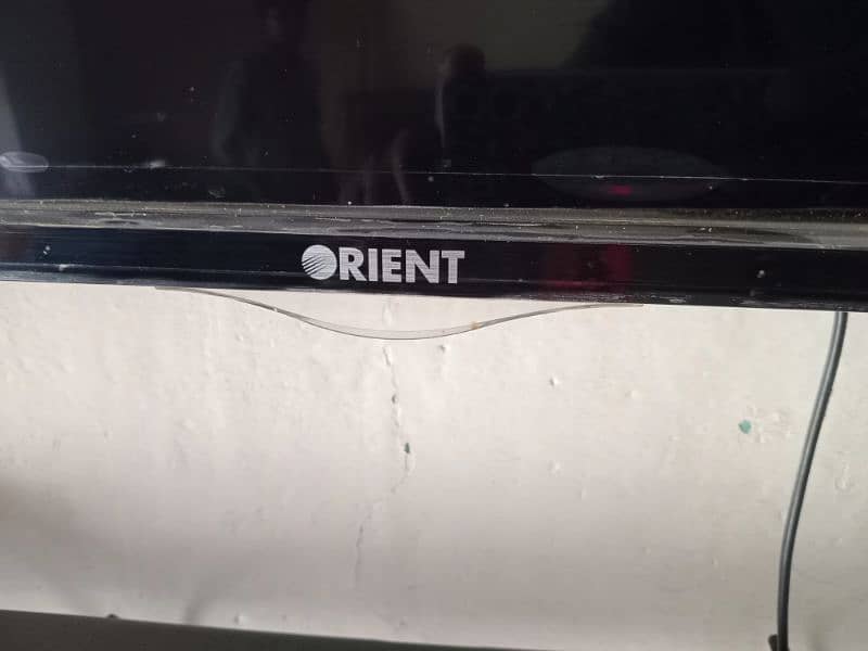 Orient LED+speakers+laptop for sale 6