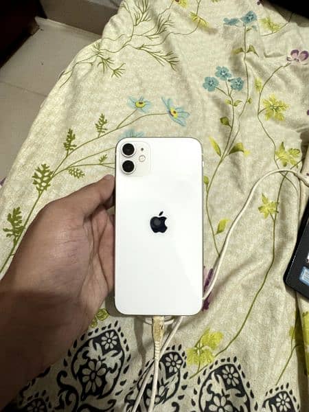 iphone 11 64gb pta with box 2