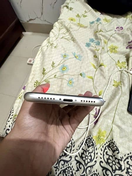 iphone 11 64gb pta with box 5