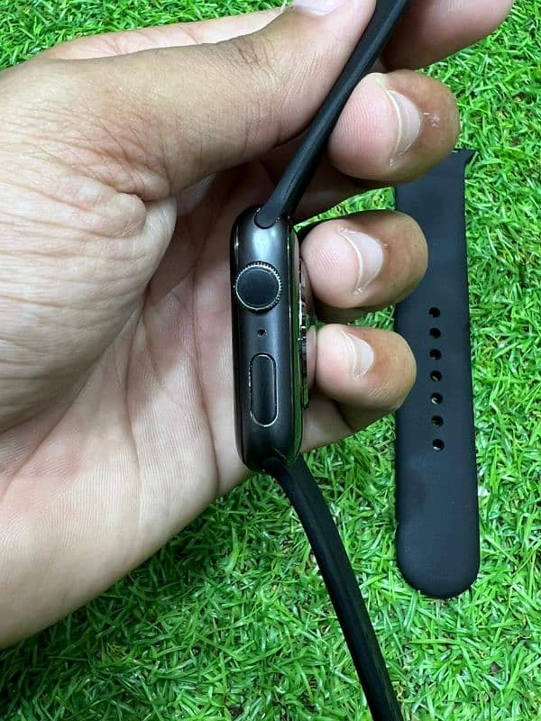 Apple watch series 6 44mm nike edition with Gps USA imported 4