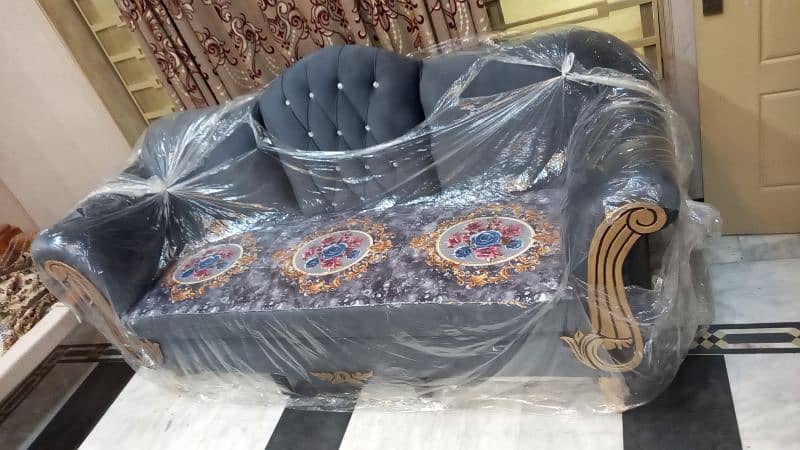 Sofa Set 5 seater New condition never used unique look 8