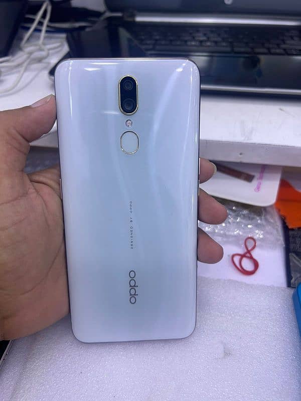 oppo f11 8/ 256 3