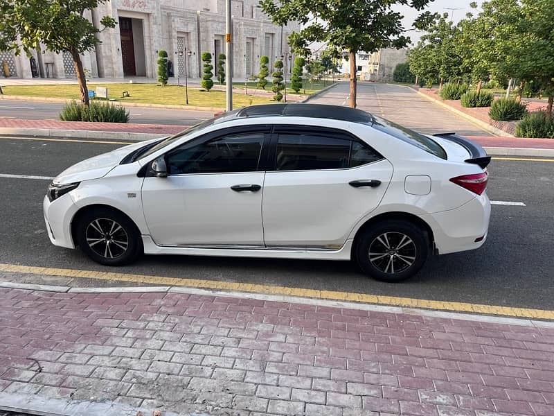 Toyota Altis Grande 2016 3