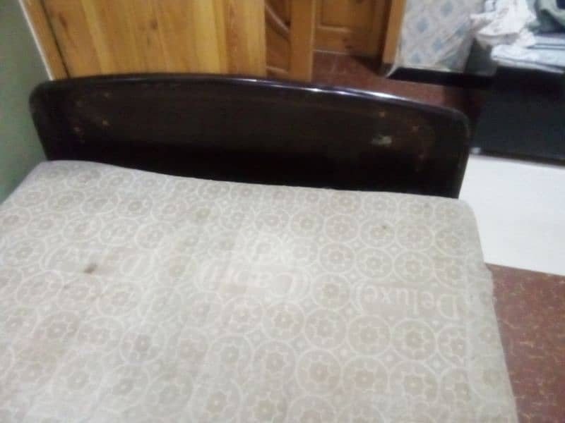 two single bed for sale with matress 4