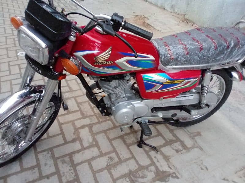 Honda 125 Karachi number 22 model 7