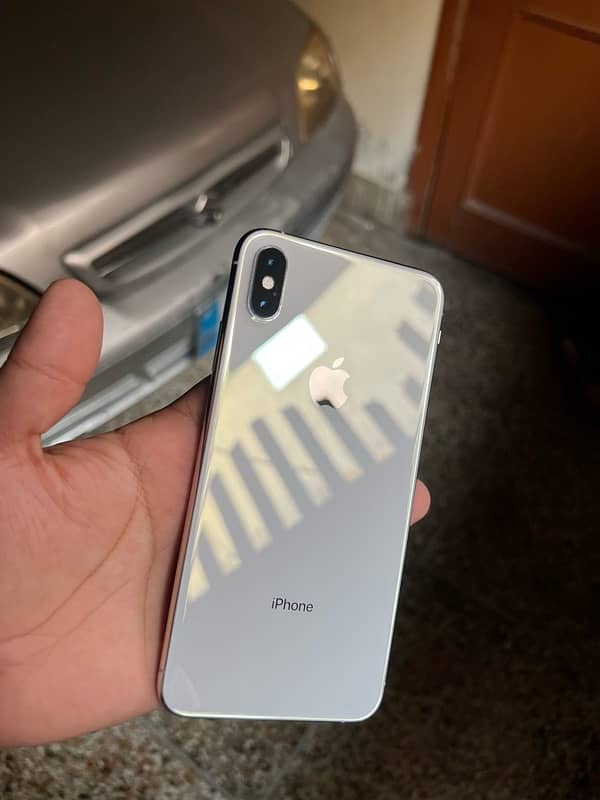 iphone xs max 256gb pta approved 4