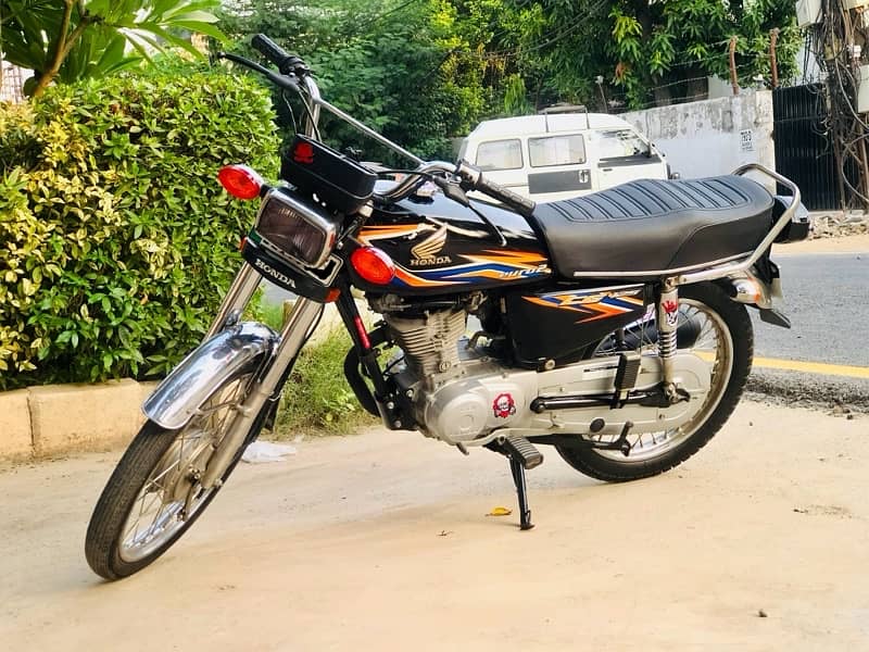 Honda CG 125 (2018 Model) Black Edition Up For Sale 1