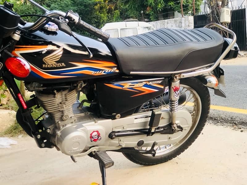 Honda CG 125 (2018 Model) Black Edition Up For Sale 5