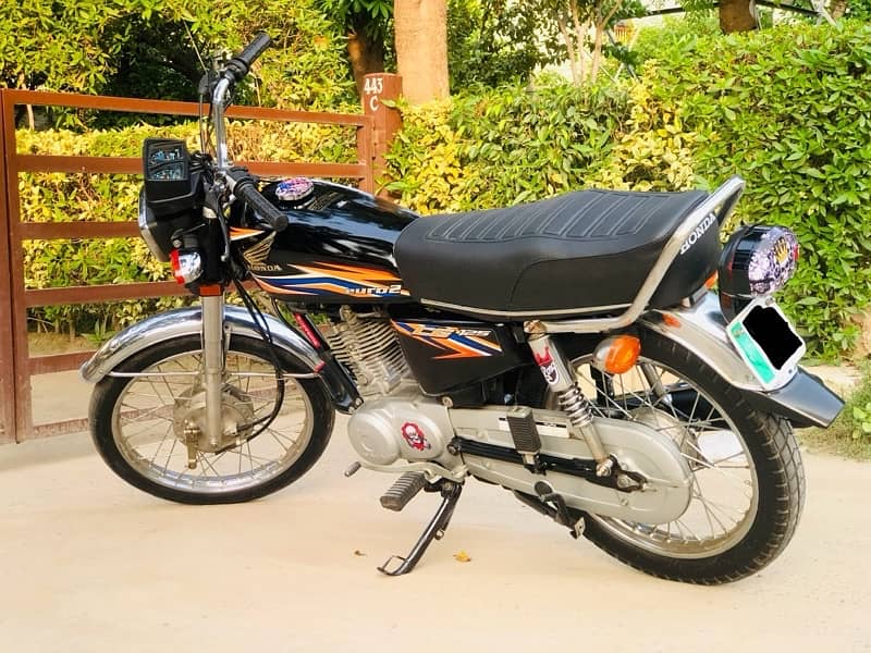 Honda CG 125 (2018 Model) Black Edition Up For Sale 6