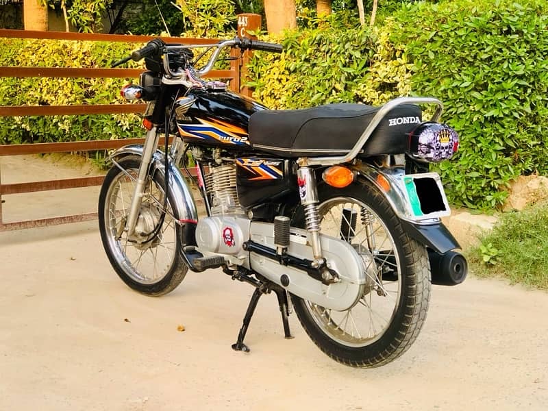 Honda CG 125 (2018 Model) Black Edition Up For Sale 7