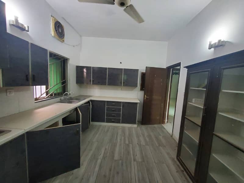 One Kanal Slighty Use Upper Portion Available For Rent in DHA Phase 3, Lahore Cantt 12