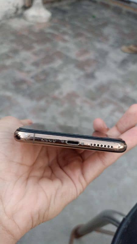 iPhone 11pro max dual PTA approved esim and physical PTA approved 5