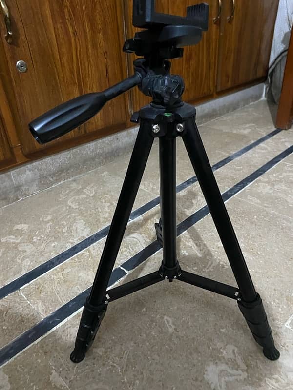 YUMTENG VCT-680RM tripod 4